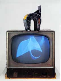 Magnet TV, by Nam June Paik, 1965. 17 in. black and white television and magnet ((http://www.paikstudios.com/gallery/10.html).
