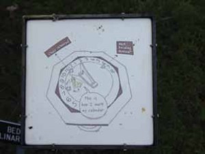 Figure 12: The comic tile is referring to the nearby sundial.